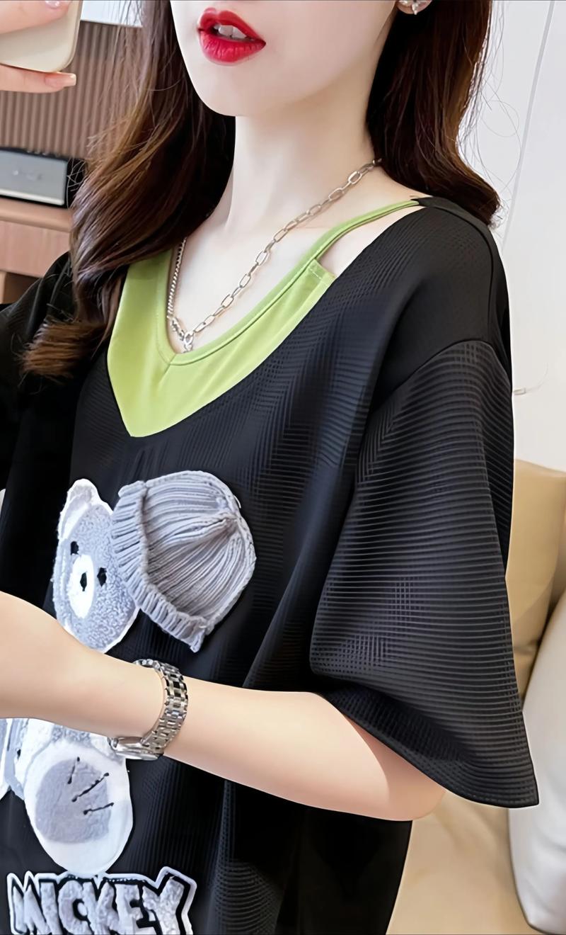 女性衣橱里的潮流风向标：女装界的最新趋势